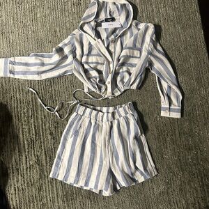 Aakaa Blue and White Striped Set